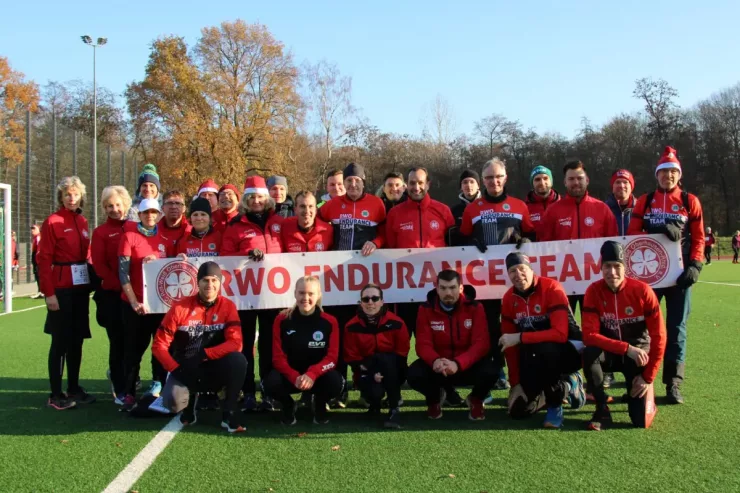 Das RWO Endurance Team posiert beim 30. Schmachterndorfer Nikolauslauf